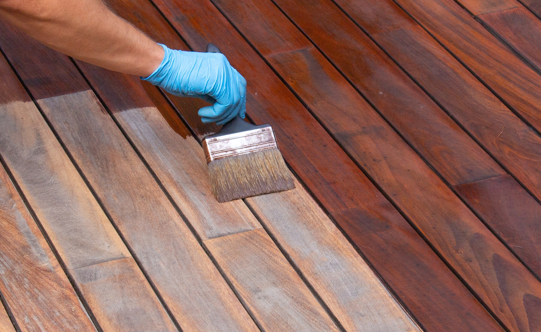 مقایسه کیفیت رنگ چوب رمرس آلمان با برندهای ارزان‌تر در پروژه‌های فضای داخلی و خارجی